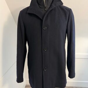 Boss Men's Navy Wool Cashmere Coat With Zip Up Inner Lining.